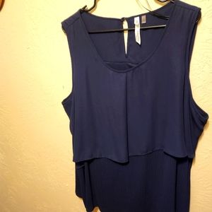 Sleeveless dress shirt